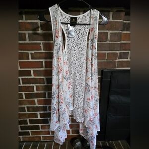 Torrid White Floral Lace Disney Mulan Vest